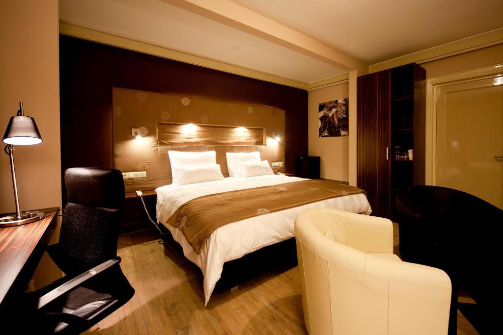 Raadhuis Dinther Suites Heeswijk-Dinther Chambre photo